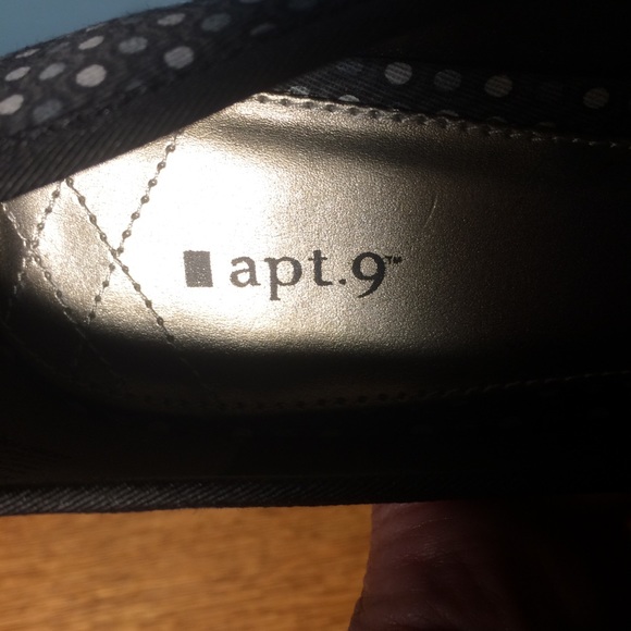 Apt. 9 Blk/Gry Polka Dot Fabric High Heel Pump  8M - Picture 5 of 7